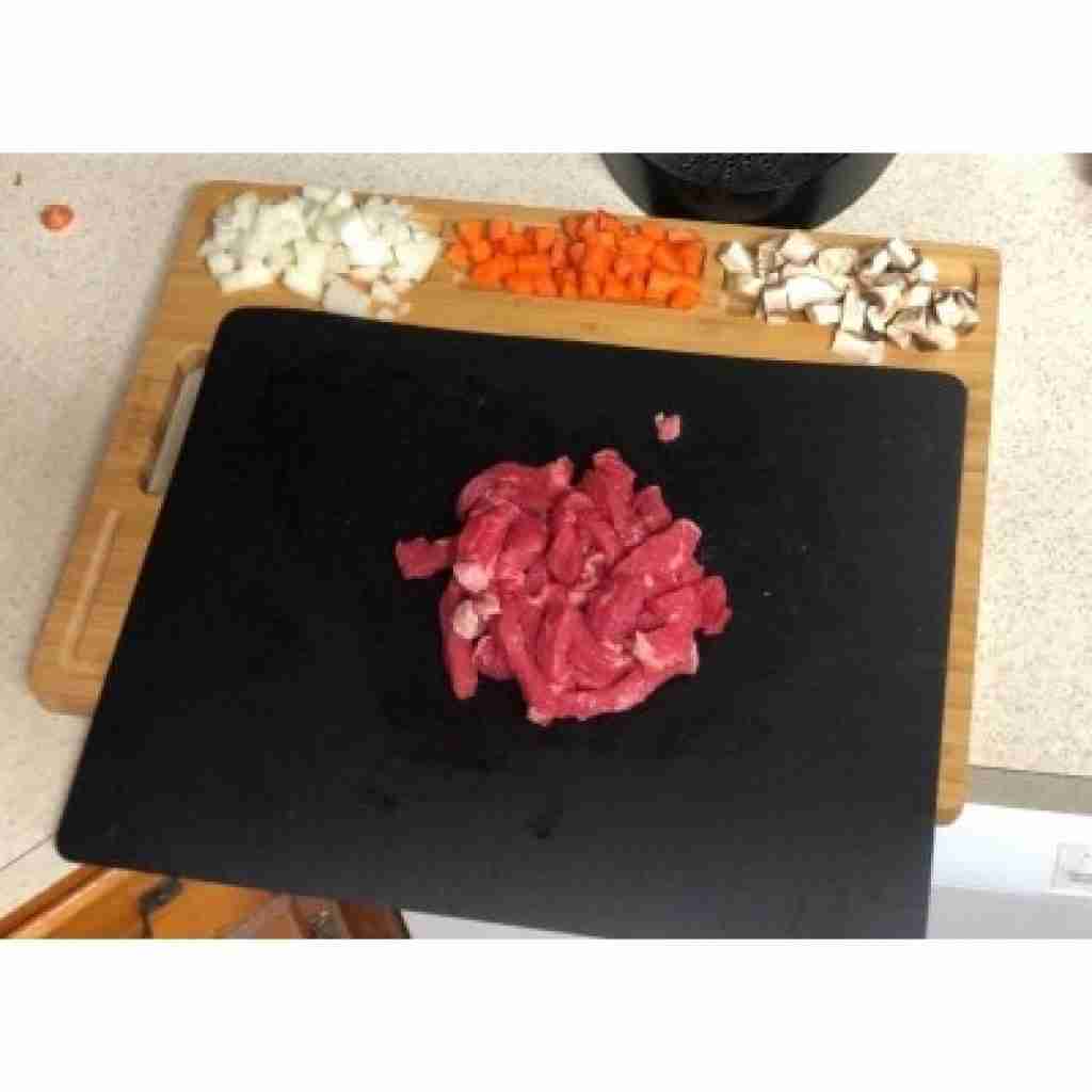 HHXRISE Large Organic Bamboo Cutting Board with meat on it