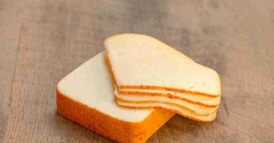 Muenster cheese at bread