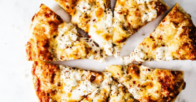 What Cheese Goes on Pizza: 9-Top Options
